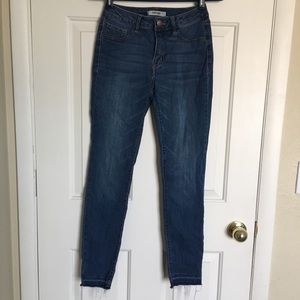Refuge Frayed Ankle Denim Jeans